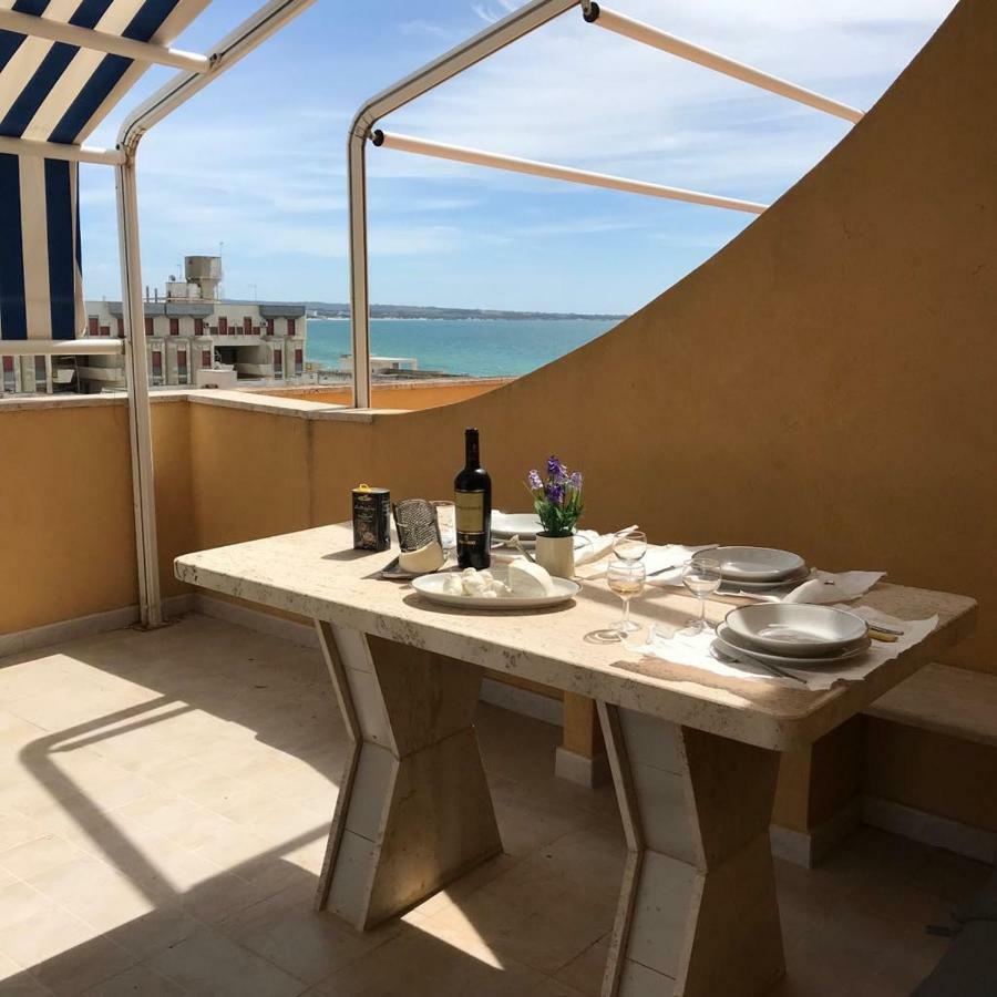 Attico In Riva Al Mare Apartment Gallipoli Luaran gambar